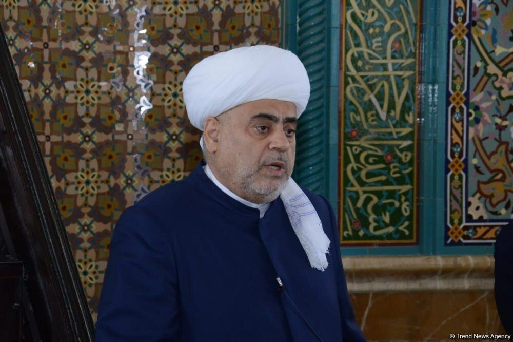 آخوند درباری و ضد حجاب آذربایجان را بشناسید !