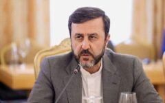 معاون عراقچی: هم برای دیپلماسی و هم برای جنگ آماده‌ایم