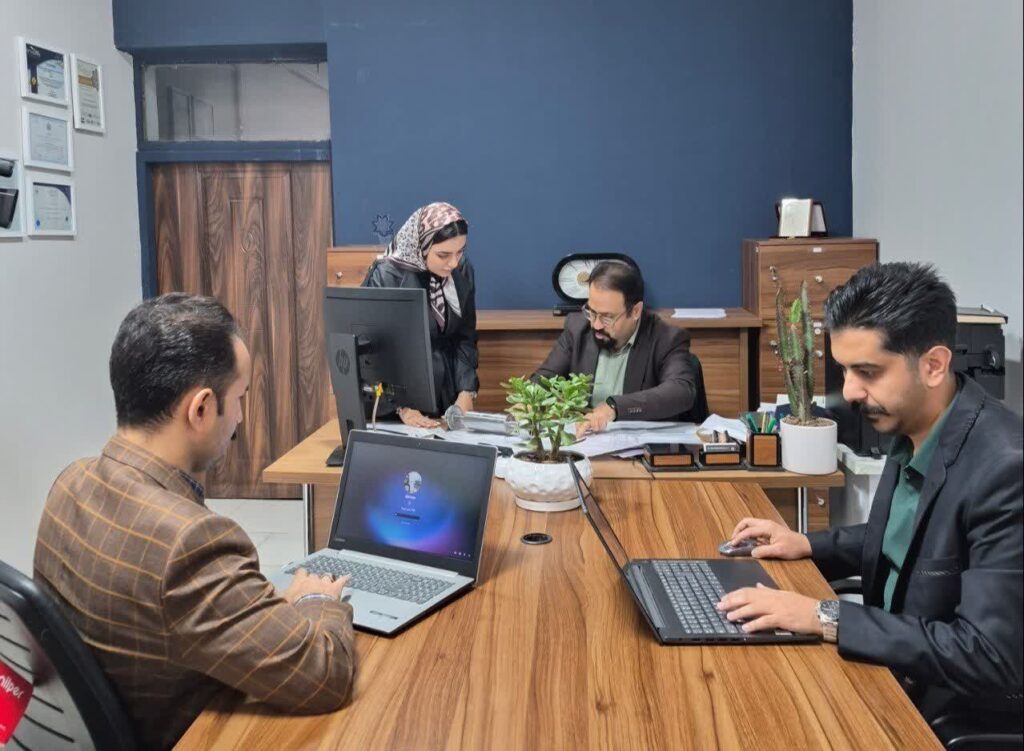 تولید تجهیزات پیشرفته صنعتی با تکیه بر دانش فنی بومی در یک شرکت فناور