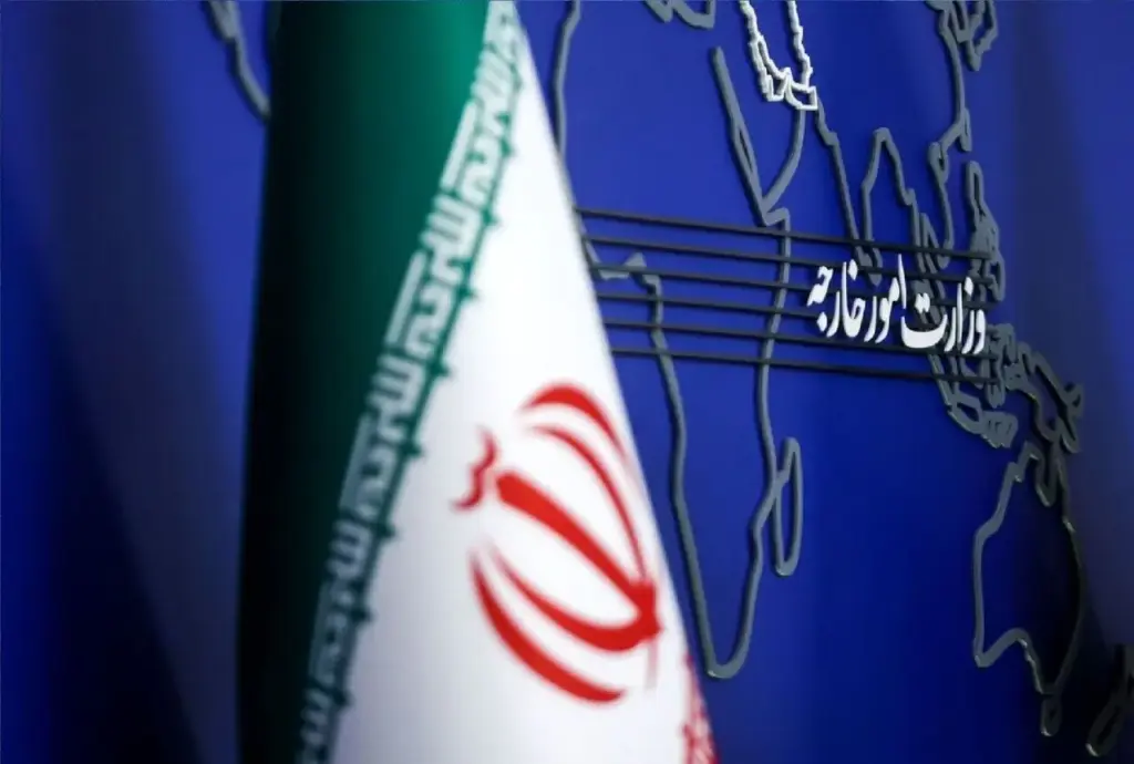 تخت روانچی، سفیر انگلیس در تهران را احضار کرد