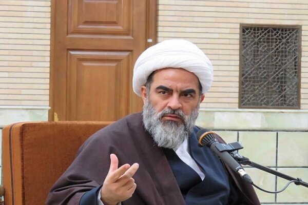 انتقاد فاضل لنکرانی از دولت آذربایجان؛ تحصیل و حجاب چه تعارضی دارد؟/ از سرنوشت حاکمان دوران طاغوت عبرت بگیرید/ جمهوری اسلامی واکنش نشان بدهد