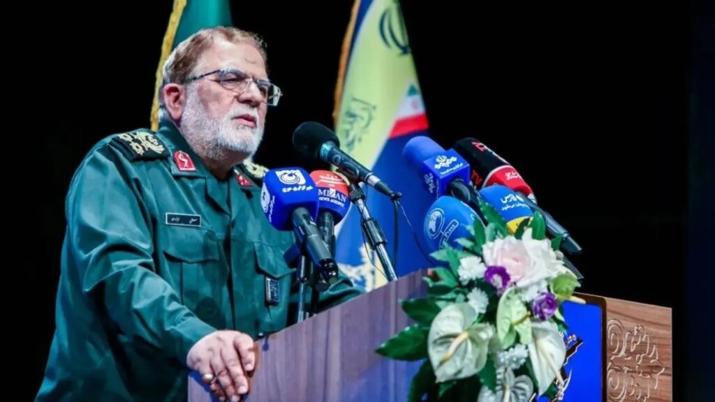سرلشکر ایزدی: پیروزیهای ما با ایستادگی مردم ادامه خواهد یافت