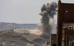 حمله عربستان به نیروگاه شرکت نفت یمن در صنعاء