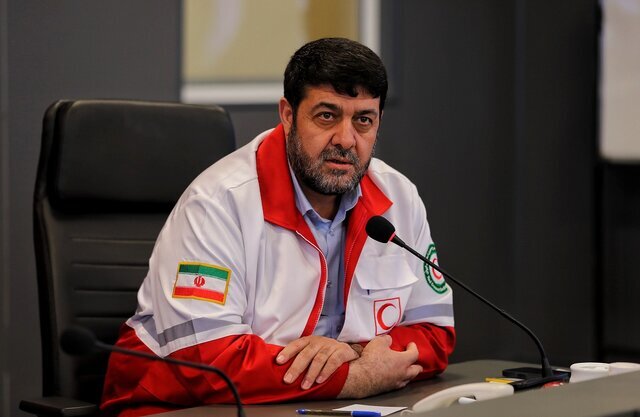 کولیوند: تمامی انبارهای هلال احمر پرُ هستند