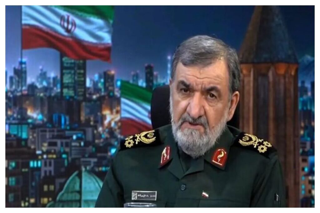محسن رضایی: سنتکام و امارات در تنگه هرمز نفت قاچاق میکنند/ پنج فروند کشتی قاچاق را هدف قرار دادیم