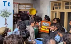 سقف یک مدرسه در پیشاور پاکستان ریخت / ۳۰ دانش‌آموز کشته شدند