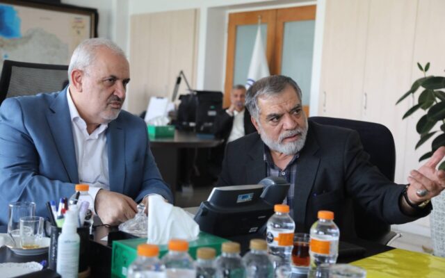 نشست ولایتمدار با وزیر نیرو؛ از تامین آب نیارک تا بررسی وضعیت چاه‌های غیرمجاز