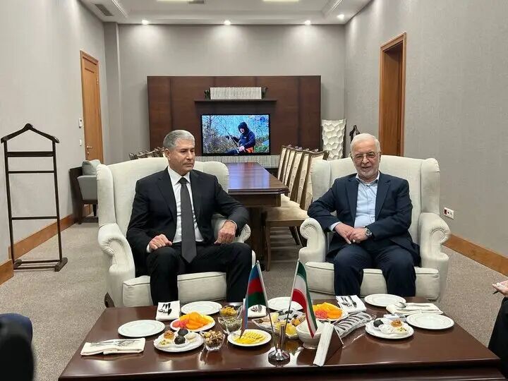 وزیر کشور: توسعه همکاریهای امنیتی و مرزی ایران و جمهوری آذربایجان / مقابله با جرایم سازمانیافته، مواد مخدر و مدیریت مهاجرت در دستور کار رایزنیهای دو کشور