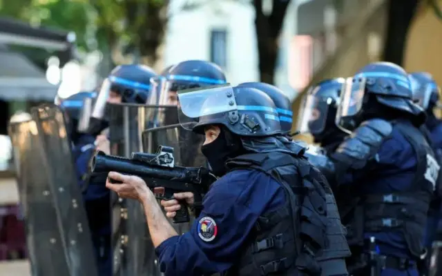 افزایش خشونت علیه دانش آموزان؛ عملکرد پلیس فرانسه تحت بررسی قرار گرفت