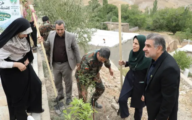 پویش نهال کاری در روستای الولک قزوین