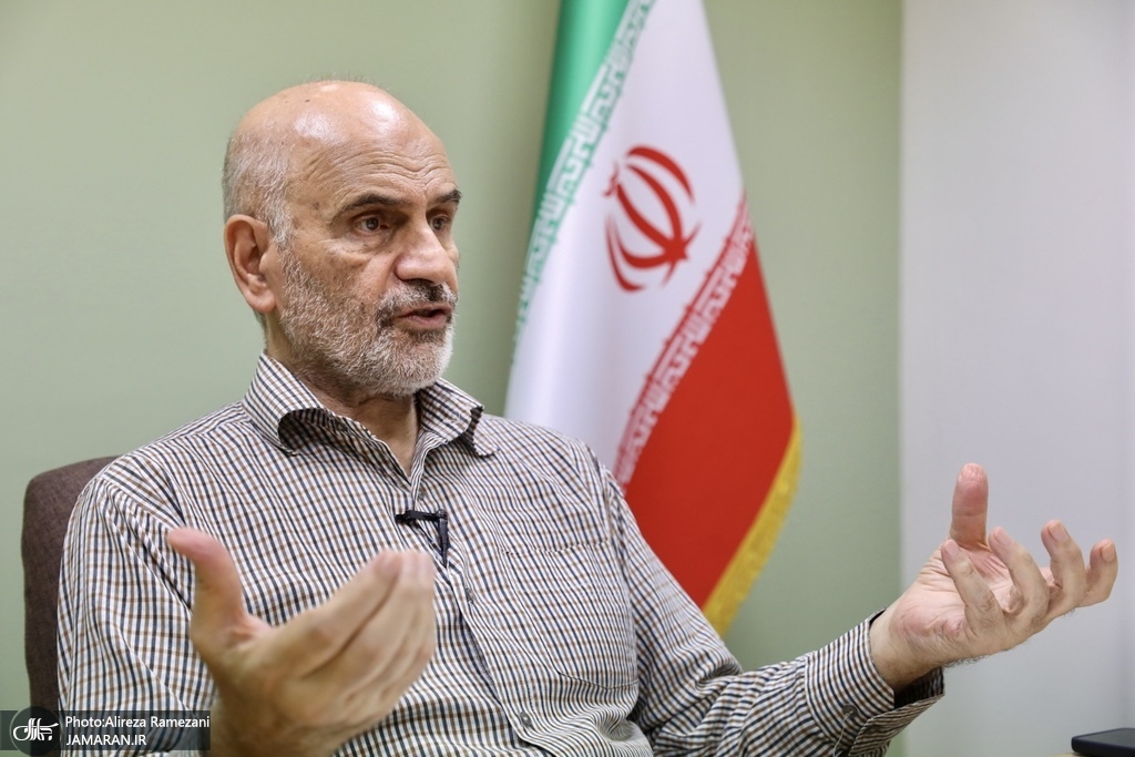 فرشاد مؤمنی: سیاست ارزی در خدمت تضعیف تولید است/ ضرورت تغییر آرایش قدرت در نظام تصمیم‌گیری اقتصادی/ شوک‌های ارزی، قدرت خرید مردم و توان تولید را کاهش می‌دهد