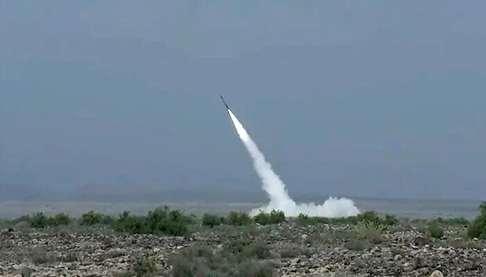 پاکستان موشک هایپرسونیک فتاح-۲ را آزمایش کرد؛ ادعای عبور از پدافند موشکی