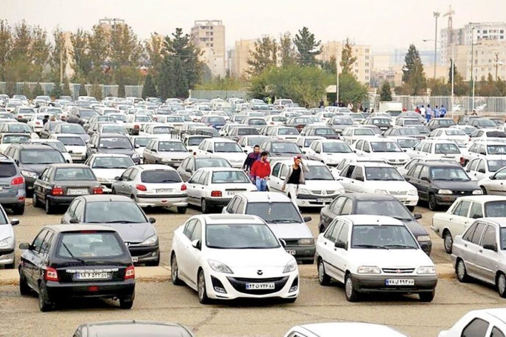 اختلاف شدید قیمت خودروها در کارخانه و بازار آزاد/ شکاف قیمتی میلیاردی شد +جدول