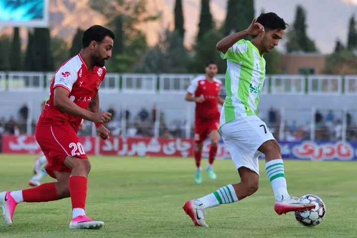 تساوی بدون گل خیبر و پرسپولیس در نیمه نخست/ پنالتی سرخ‌ها رد شد