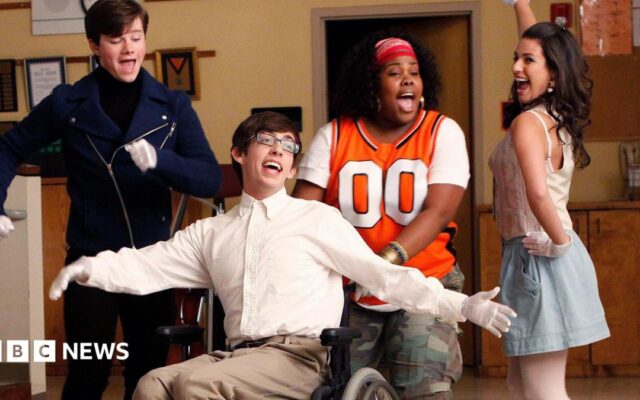 Don't Stop Believin'! - high school musical Glee set for reboot
