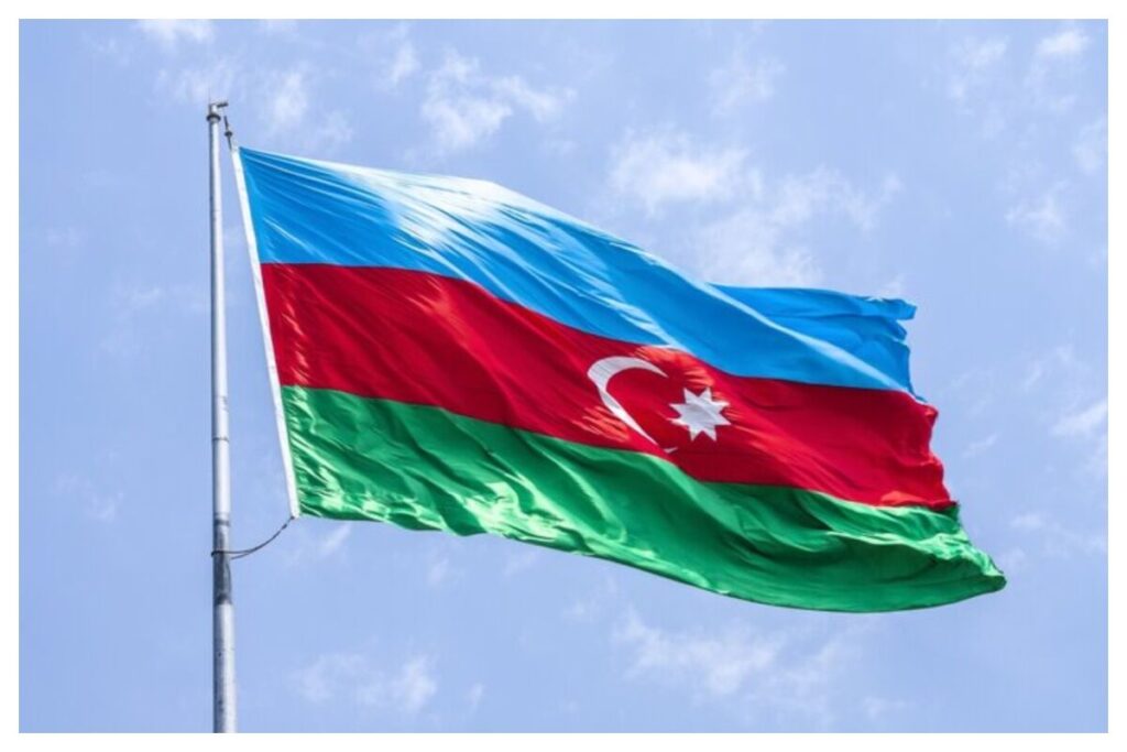 اعتراض به ممنوعیت حجاب در مدارس آذربایجان/ قانون جدید چگونه اجرا شد؟