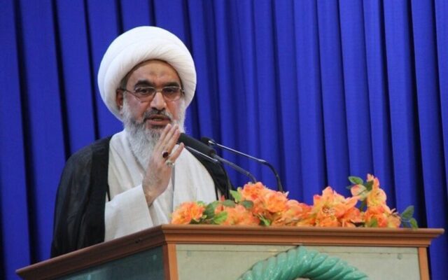 امام جمعه بوشهر خواستار ایجاد بازارهای محله‌ای برای کاهش فشار گرانی شد