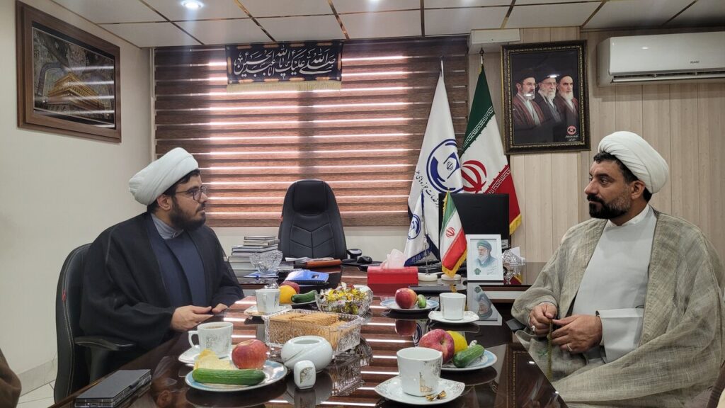 حجت‌الاسلام آزادی‌خواه با رئیس جدید مرکز خدمات حوزه‌های علمیه کشور دیدار کرد