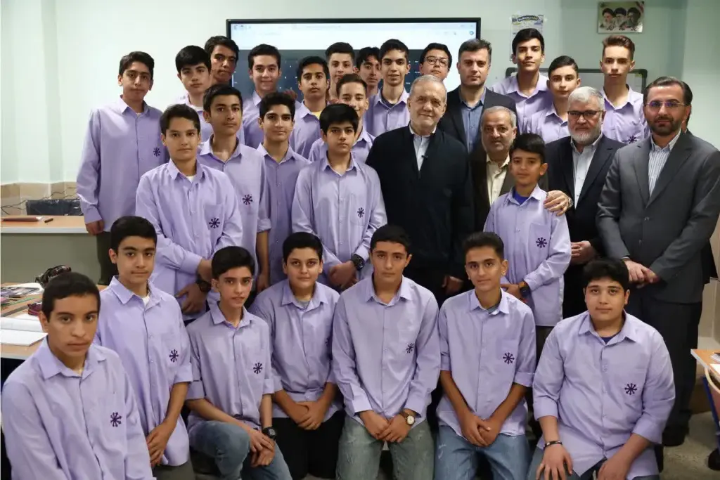 مدرسه هوشمند امام علی علیهالسلام شهرک واوان اسلامشهر افتتاح شد