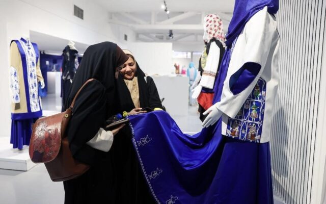 برگزاری نشست آموزشی پیش‌رویداد جشنواره مد و لباس فجر در لرستان