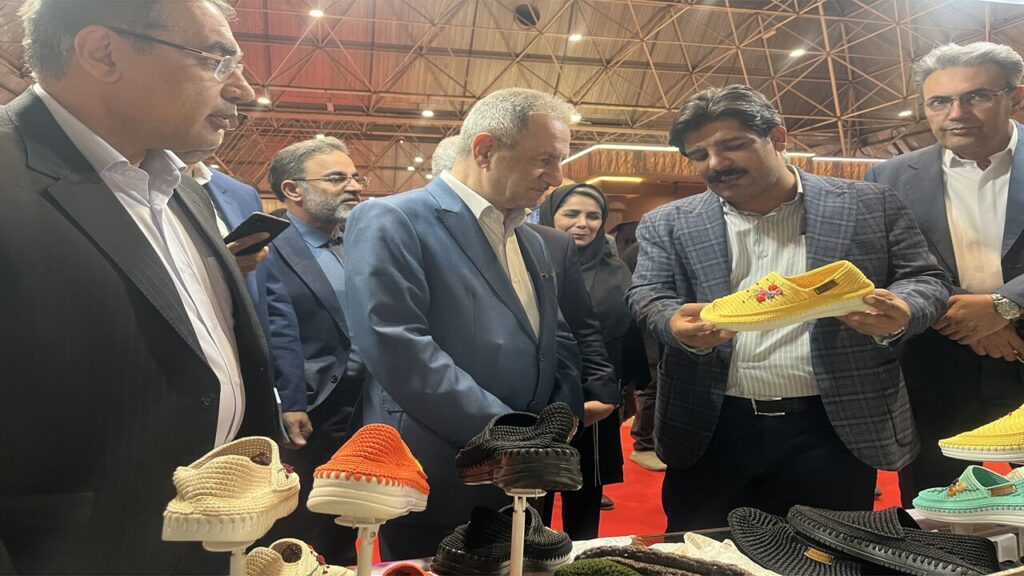 اختصاص تسهیلات ۴ درصدی به صنایع دستی و بومگردی/ انعقاد ۹۱ هزار میلیارد تومان قرارداد سرمایهگذاری در شیراز