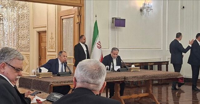 لاوروف: به تعهدات خود در برابر ایران پایبندیم
