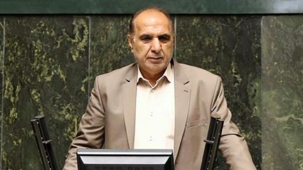 بیاتی: نباید نفت به ۴ تراستی بدهکار واگذار میشد
