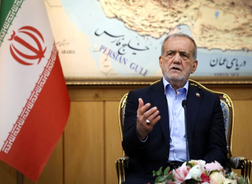 پزشکیان: جنگی که اکنون با آن مواجهیم، صرفا با تفنگ و موشک حل نمی‌شود/ بدتر از آن، وضعیت اقتصادی است