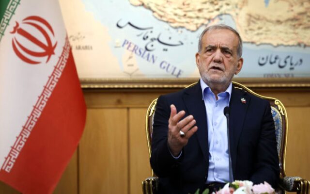 پزشکیان: جنگی که اکنون با آن مواجهیم، صرفا با تفنگ و موشک حل نمی‌شود/ بدتر از آن، وضعیت اقتصادی است