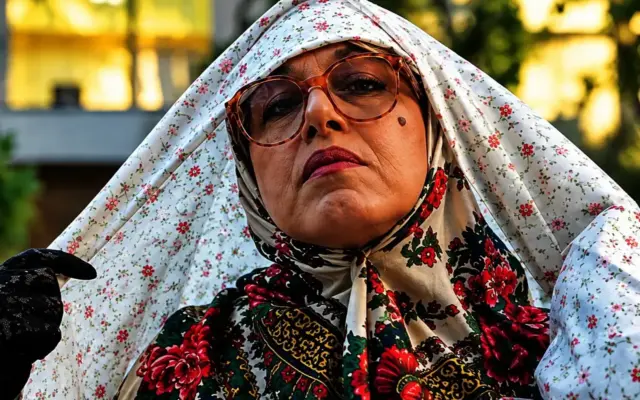 فروش ۱۸۲ میلیارد تومانی سینمای ایران در نیمه مهر؛ سهم ۷۰ درصدی فیلم «خانوم والده»