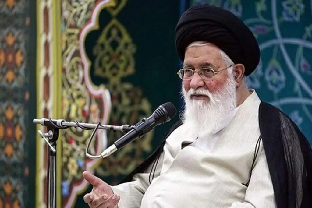 علم الهدی: هدف دشمن از تهدید، وادار کردن ملت به تسلیم است/ آنان به دنبال گرفتن همه نفت و گاز ما هستند