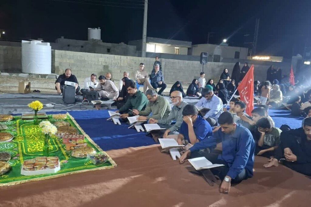 محفل قرآنی در جوار گلزار شهید گمنام روستای عامری برگزار شد