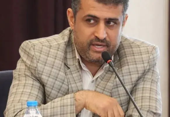تحقیر فرهنگ عمومی با گلدان های لاکچری