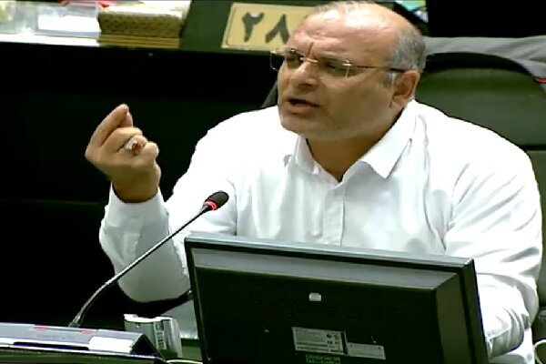نماینده مجلس: مسائل چند ماه اخیر نشان داد آمریکا کشور قابل اتکایی نیست/ کشورها تصمیم گرفته‌اند همه تخم‌مرغ‌های خود را در یک سبد نگذارند