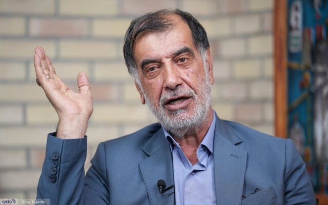 انتقاد باهنر از توهین به قالیباف/ امام جمعه یک شهرستان می گوید چرا مذاکره می کنید؛ اصلا میدانید مذاکره چیست؟/ نیروهای مسلح نباید آتشبهاختیار باشند