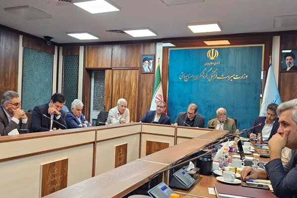 عبور خط ۲ مترو از محدوده مسجد جامع عتیق تأیید نشد؛ بررسی‌ها ادامه دارد