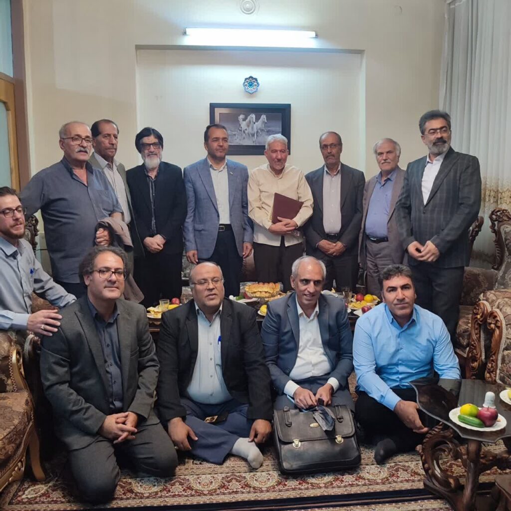 دیدار مدیرکل فرهنگ و ارشاد اسلامی و اصحاب فرهنگ ورسانه استان چهارمحال وبختیاری با سید احمد افضلی بروجنی پیشکسوت رسانه کشور