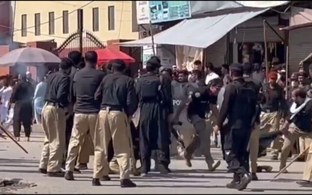 اعتراض حزب عمران‌خان به تصمیم دولت فدرال پاکستان؛ پرونده به دادگاه می‌رود