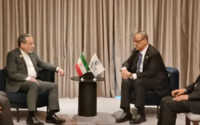 وزیر امور خارجه با دبیرکل سازمان همکاریهای اسلامی دیدار کرد