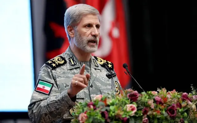 فرمانده کل ارتش: ایستادگی رزمندگان جلوه پیوند ایمان و اقتدار است