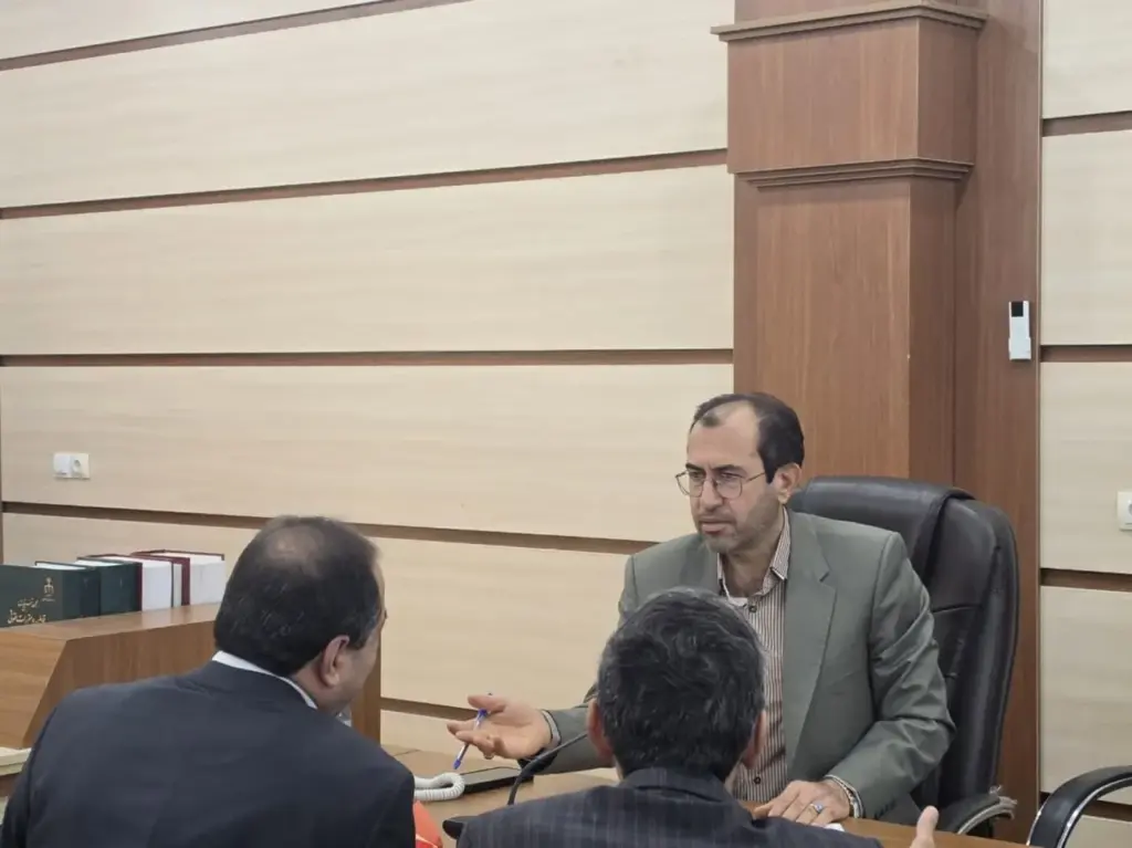 رسیدگی به درخواستها حقوقی و قضایی ۸۱ نفر از مراجعان در دیدار مردمی رئیسکل دادگستری خوزستان