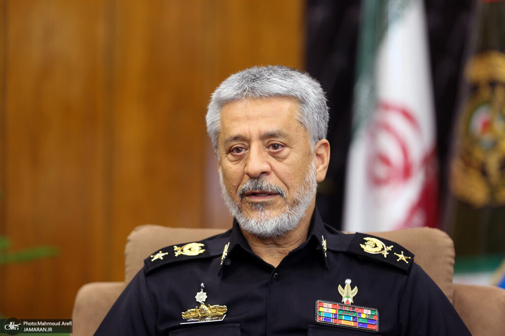 امیر دریادار سیاری: تنگه هرمز بسته است و عبور باید با هماهنگی انجام شود