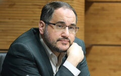 رئیس مرکز پژوهش‌های مجلس: ثابت نگه‌داشتن قیمت‌ها ممکن است به تولید آسیب برساند و موجب کاهش آن شود/ خلق پول توسط بانک ها باید مهار شود
