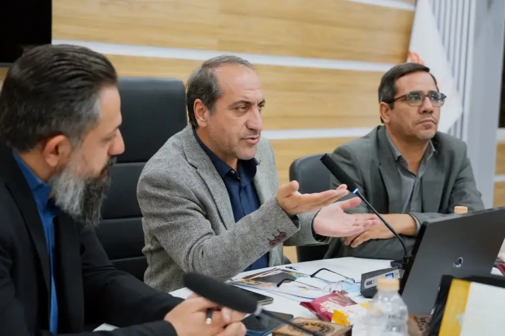 معاون استاندار اصفهان:گفتگو، اکسیر بی‌بدیل عبور از موانع و توسعه پایدار