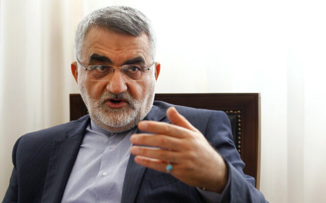 بروجردی: توافق ترامپ و پوتین درباره عرضه گازوئیل روسیه در حد حرف است / تأثیر محدود بر التهاب بازار جهانی انرژی / تلاش ترامپ برای کاهش قیمت سوخت و جلب رضایت رأی‌دهندگان آمریکایی