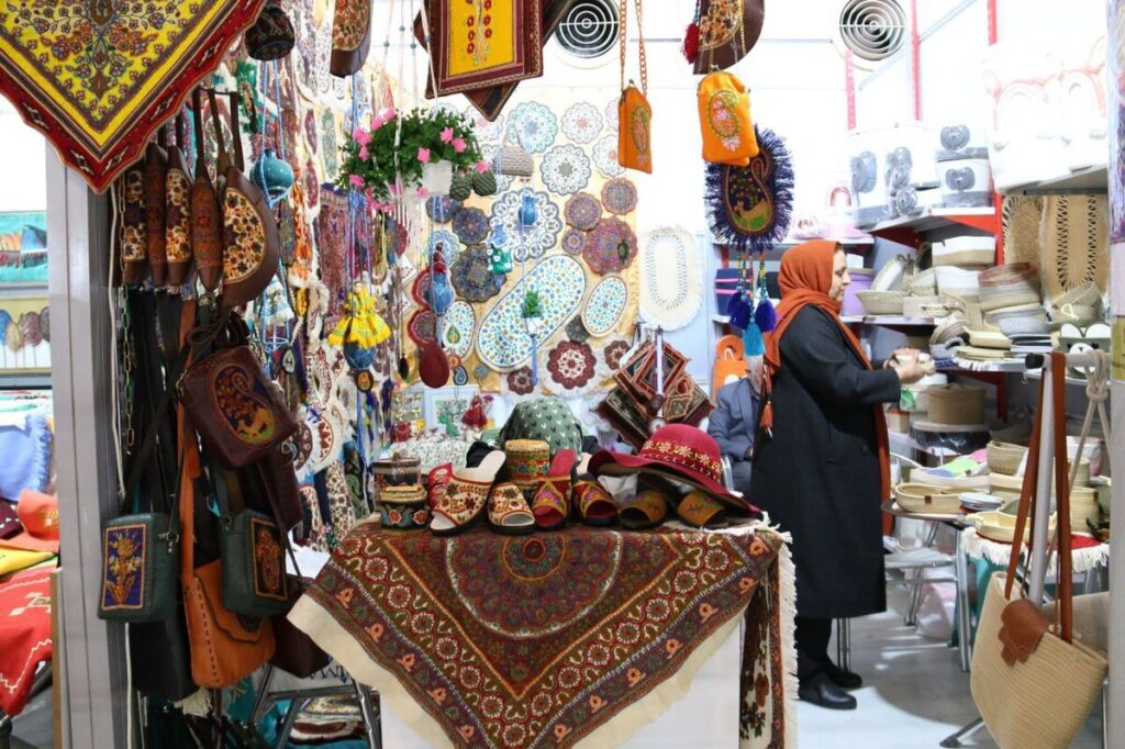 توسعه پایدار روستایی با برپایی نمایشگاه‌های روستا و عشایر شتاب می‌گیرد