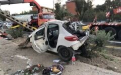 مرگ ۲ زن در تصادف پژو ۲۰۷ با تیر چراغ برق