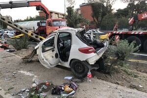 مرگ ۲ زن در تصادف پژو ۲۰۷ با تیر چراغ برق