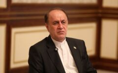 توضیحات نایب رئیس مجلس درباره نماینده زندانی؛ نگذاریم اختلافات به دادگاه بکشد / نمایندگان خواستار استیضاح وزرا با پزشکیان جلسه می‌گذارند