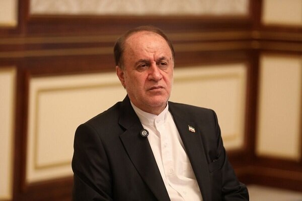 توضیحات نایب رئیس مجلس درباره نماینده زندانی؛ نگذاریم اختلافات به دادگاه بکشد / نمایندگان خواستار استیضاح وزرا با پزشکیان جلسه می‌گذارند